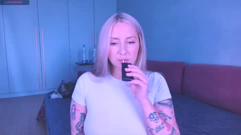 Lissa online show from May 10, 3:29 pm