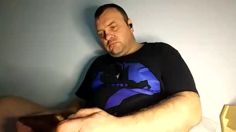 Snapshot of bury703709 chatting on January 6, 9:52 am Creazy dad online show from January 6, 9:52 am