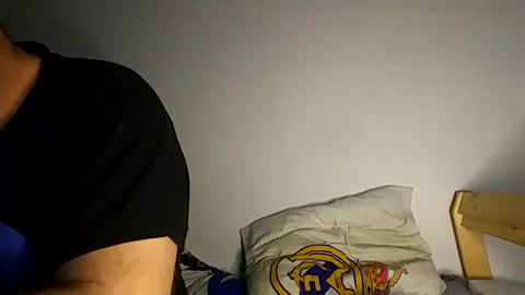 Snapshot of bury703709 chatting on January 7, 2:08 pm Creazy dad online show from January 7, 2:08 pm