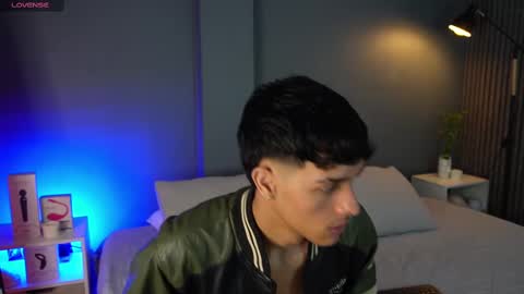 Buster independent model online show from March 1, 11:28 am