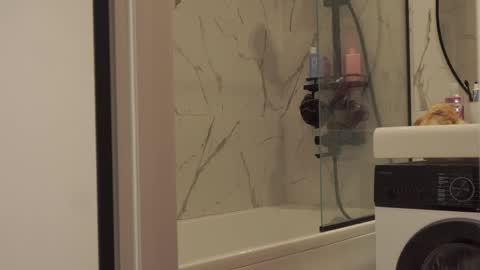 butteflai online show from April 1, 1:41 pm