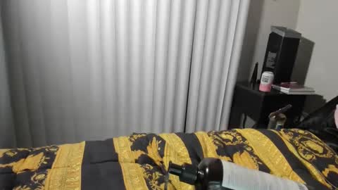 Snapshot of butter_pecanxoxo chatting on October 9, 11:59 am butter_pecanxoxo online show from October 9, 11:59 am