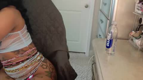 butterfly booty online show from March 7, 6:19 pm