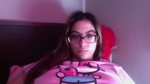 mia online show from March 6, 6:26 pm