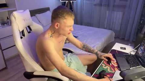 c10h15on online show from February 6, 6:43 pm