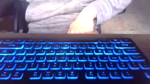 ca927295 online show from April 20, 4:21 pm