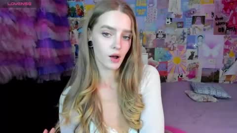 Snapshot of caaandy_girl chatting on October 12, 5:26 pm Emily  online show from October 12, 5:26 pm