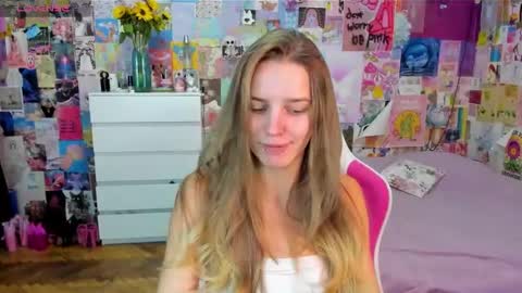 Snapshot of caaandy_girl chatting on October 15, 3:46 pm Emily  online show from October 15, 3:46 pm