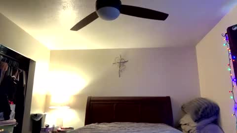 Snapshot of calishop1 chatting on December 22, 4:38 pm calishop1 online show from December 22, 4:38 pm