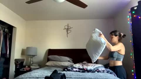 Snapshot of calishop1 chatting on February 12, 4:11 pm calishop1 online show from February 12, 4:11 pm