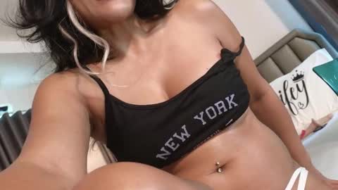 Call Me Linda online show from March 1, 3:00 am