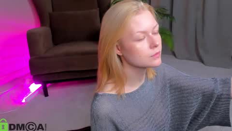 Robin online show from October 20, 11:26 am