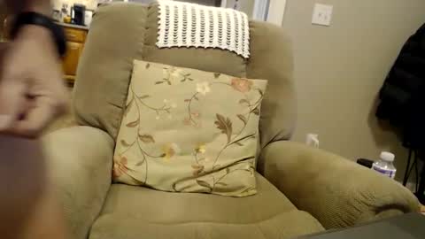 Snapshot of calthegoose chatting on December 5, 9:11 pm Calthegoose online show from December 5, 9:11 pm