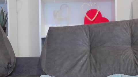 Calvin online show from February 14, 5:30 am