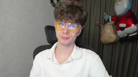 Hey I am Calvin  online show from January 7, 5:40 pm