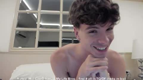 Snapshot of calvin_loves_you chatting on September 26, 2:25 pm Hey I am Calvin  online show from September 26, 2:25 pm