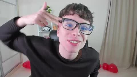 Snapshot of calvin_loves_you chatting on February 15, 7:06 pm Hey I am Calvin  online show from February 15, 7:06 pm