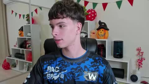Snapshot of calvin_loves_you chatting on March 9, 7:05 pm Hey I am Calvin  online show from March 9, 7:05 pm