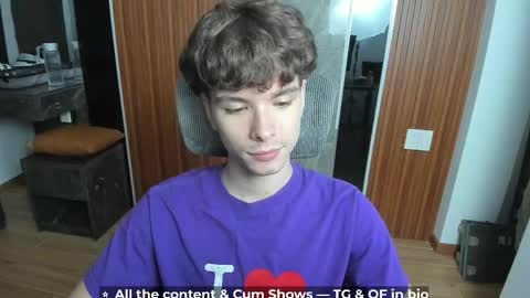Hey I am Calvin  online show from May 26, 4:13 pm