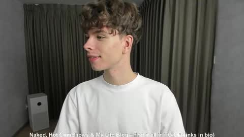 Snapshot of calvin_loves_you chatting on October 22, 2:19 pm Hey I am Calvin  online show from October 22, 2:19 pm