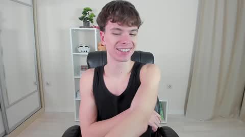 Snapshot of calvin_loves_you chatting on January 8, 7:03 pm Hey I am Calvin  online show from January 8, 7:03 pm