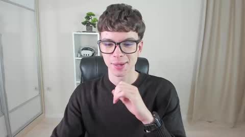 Snapshot of calvin_loves_you chatting on February 12, 7:13 pm Hey I am Calvin  online show from February 12, 7:13 pm