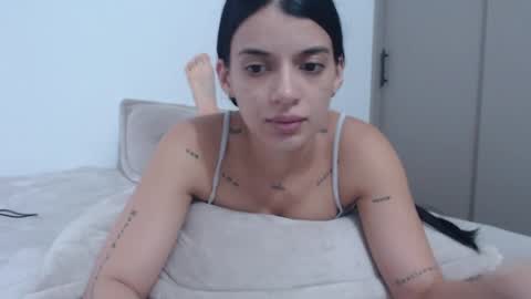 calyra_isme online show from June 8, 2:29 pm