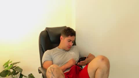 camara110 online show from October 18, 10:25 pm