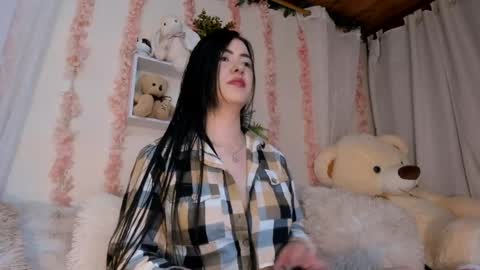 Camii Lopez online show from April 3, 9:00 pm