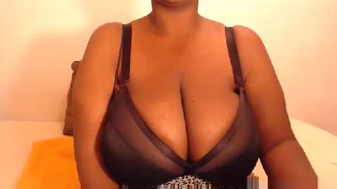 camil online show from October 3, 7:00 pm