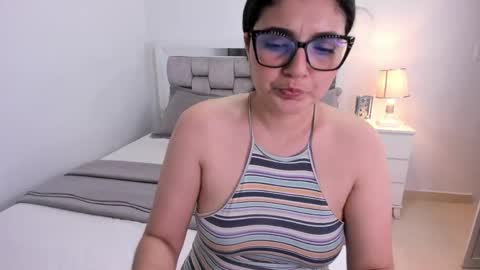 Camila buitrago online show from April 5, 11:35 pm