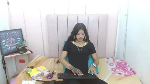 camila_williiamsres online show from May 30, 2:21 am