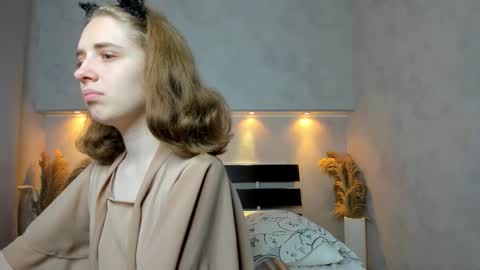 Camilla online show from September 22, 12:37 am