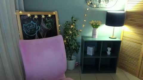 camilladreamer online show from May 22, 1:18 pm