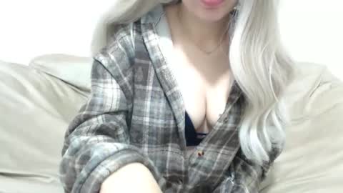 CamilleBunny online show from March 28, 2:02 am