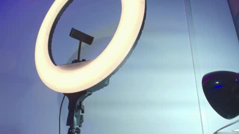 CAMILO  online show from April 8, 12:30 pm