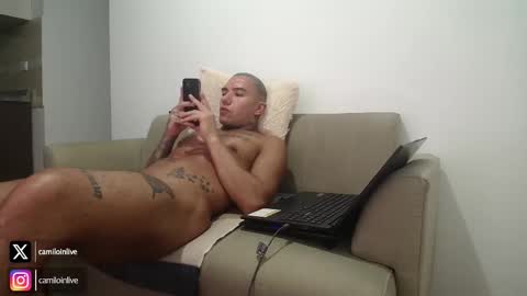 Snapshot of camiloinlive chatting on October 22, 2:59 am camiloinlive online show from October 22, 2:59 am