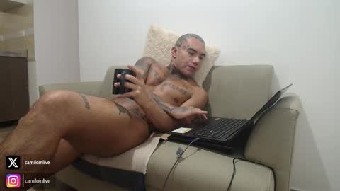 Snapshot of camiloinlive chatting on October 31, 2:28 pm camiloinlive online show from October 31, 2:28 pm