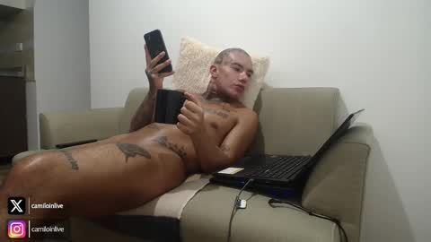 Snapshot of camiloinlive chatting on October 11, 12:37 am camiloinlive online show from October 11, 12:37 am