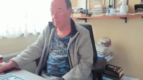 Snapshot of cammee chatting on March 12, 8:41 am Cammee online show from March 12, 8:41 am
