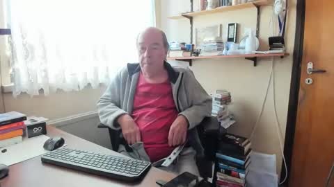 Snapshot of cammee chatting on February 2, 12:02 pm Cammee online show from February 2, 12:02 pm