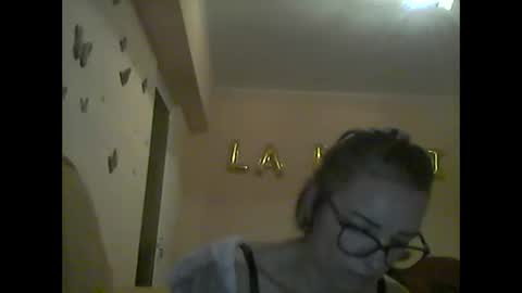 Snapshot of cammyskye chatting on October 26, 6:29 pm Cammy online show from October 26, 6:29 pm