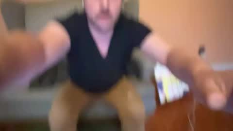 camunity online show from April 9, 11:38 am