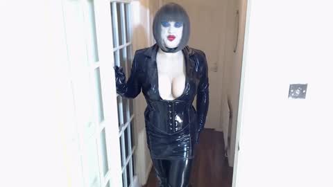 candi smokes online show from December 8, 6:39 pm