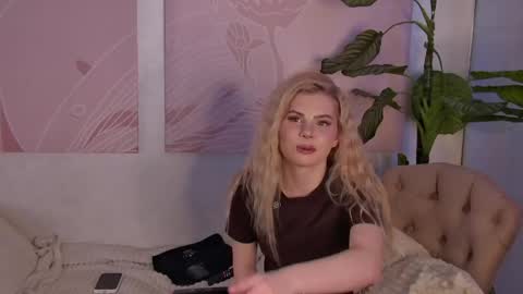 Candies online show from April 16, 7:08 am