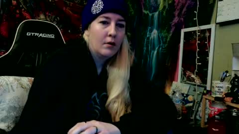 Candi online show from June 18, 6:46 pm