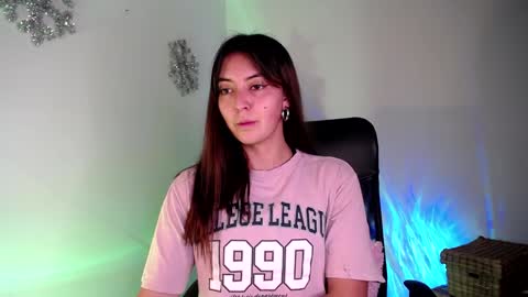 Snapshot of candy_canee chatting on January 17, 8:55 pm   online show from January 17, 8:55 pm