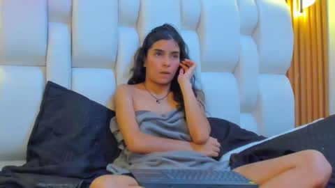 Candy online show from December 15, 12:40 am