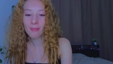 candy_flosse online show from October 7, 10:33 am