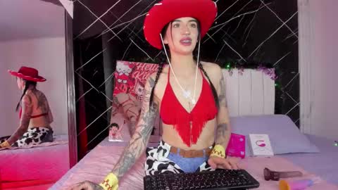 Leila  online show from December 5, 4:55 am